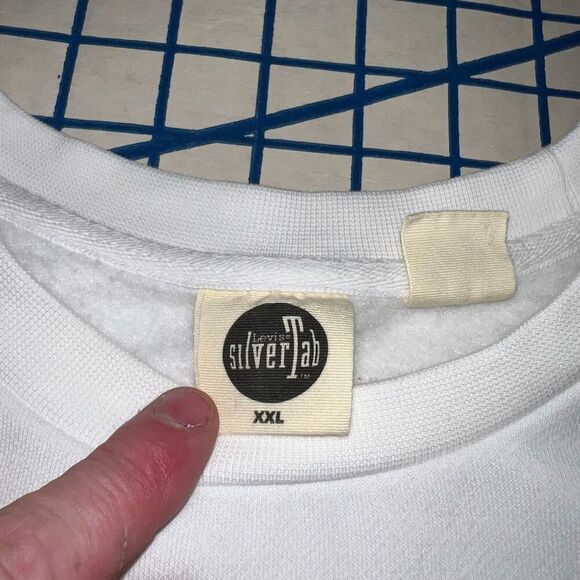 Levi's Silvertab Baggy Sweatshirt Size XXL White Graphic Pullover T-Shirt Retro - Picture 8 of 10